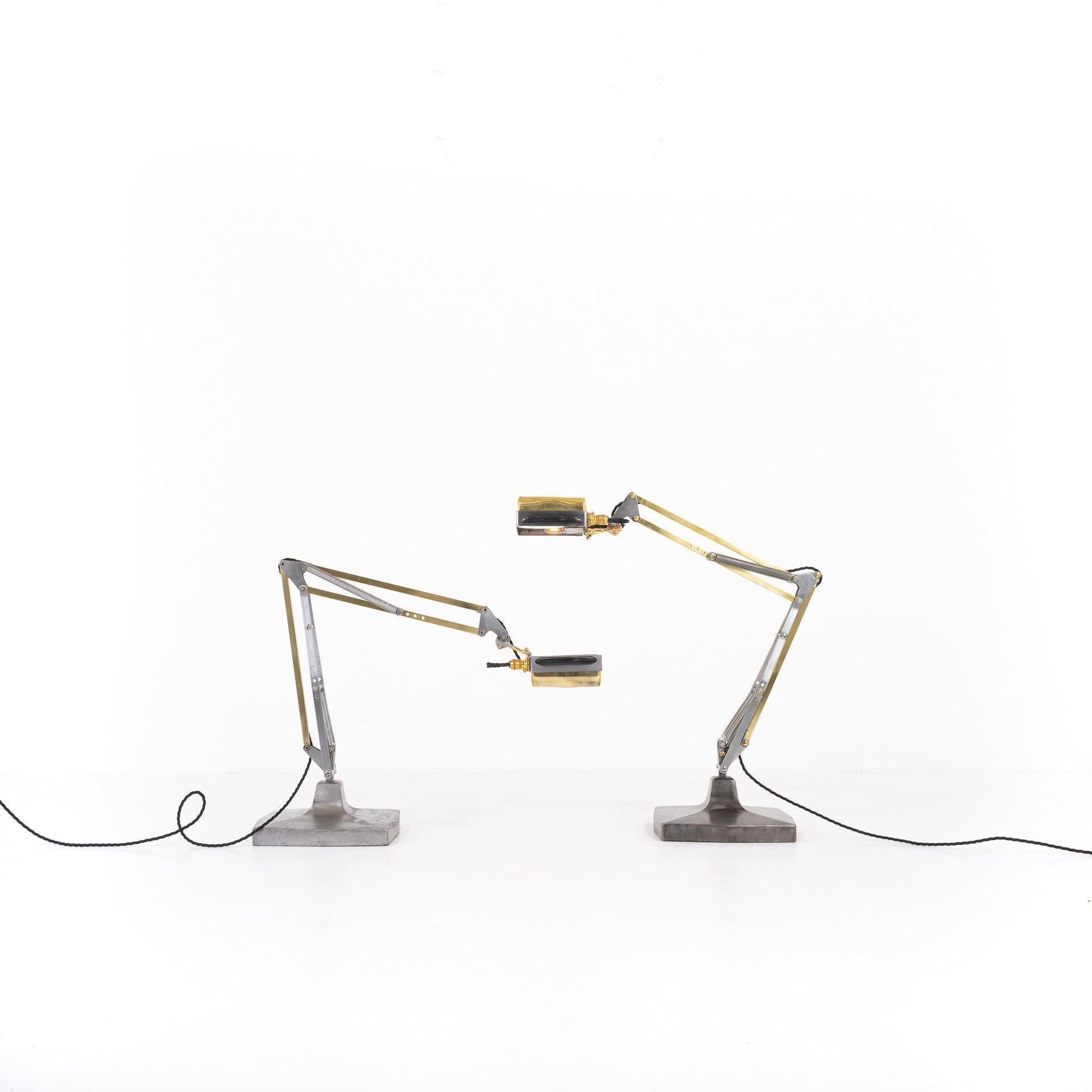 Anglepoise lamp deals with magnifying glass