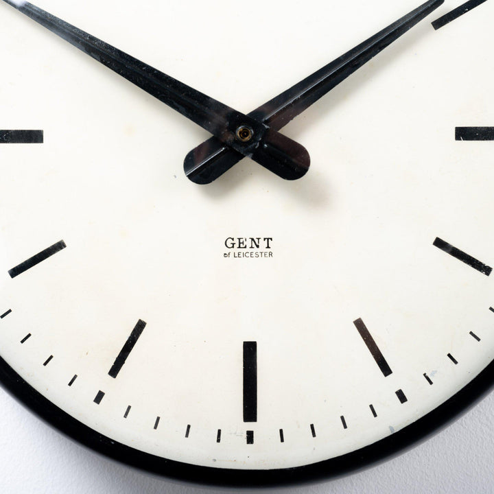 Small Gents of Leicester Railway Station Clock